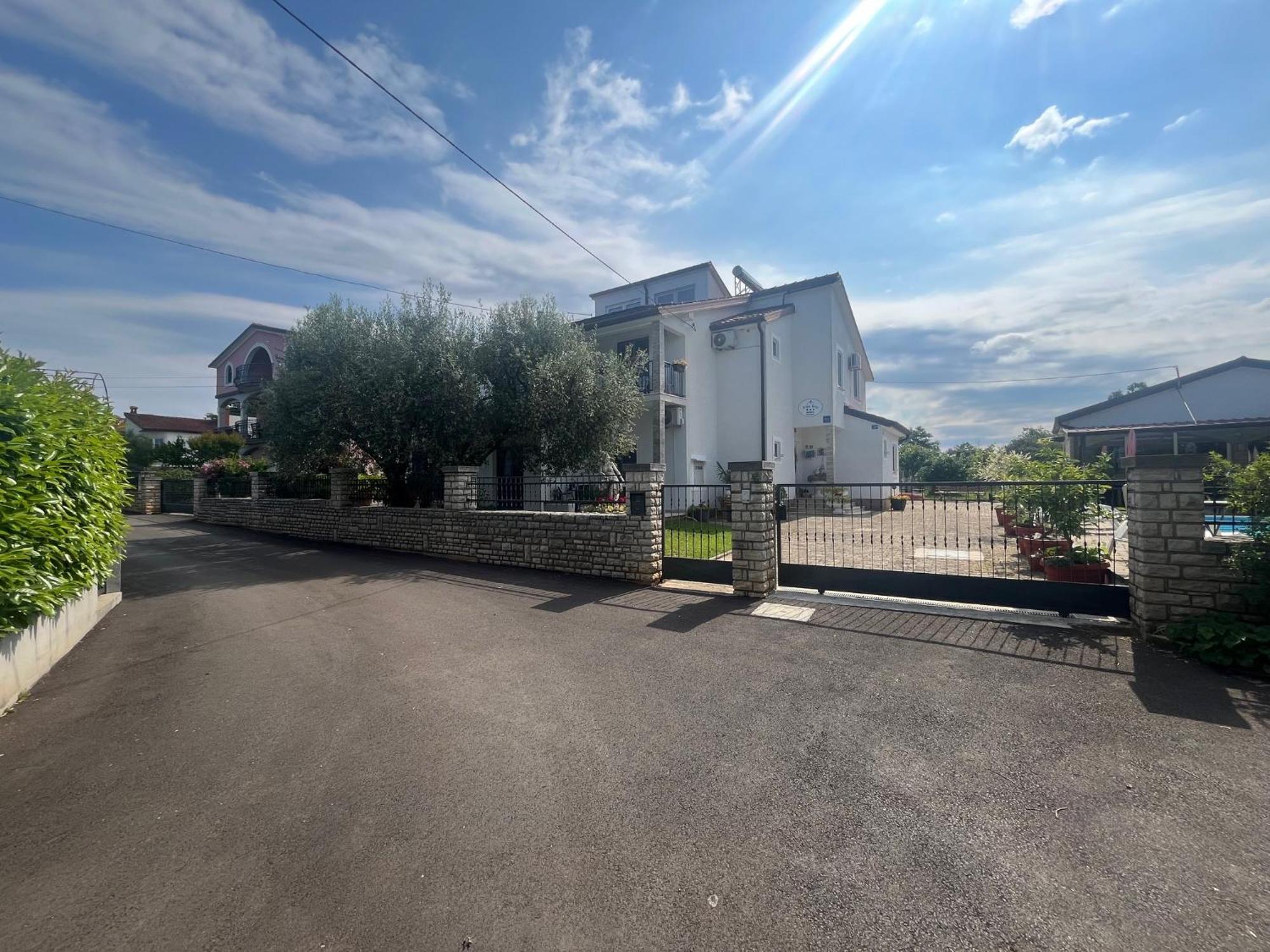 Guest House Sosi Ουμάγκ Εξωτερικό φωτογραφία